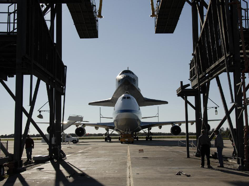 Illustration for article titled How To Attach The Space Shuttle To A Boeing 747